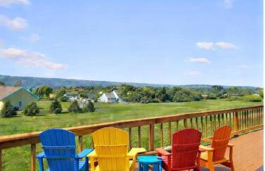 5BR Accessible Valley & Lake View Home Near Cornell - Sleeps 10 - Foto 3