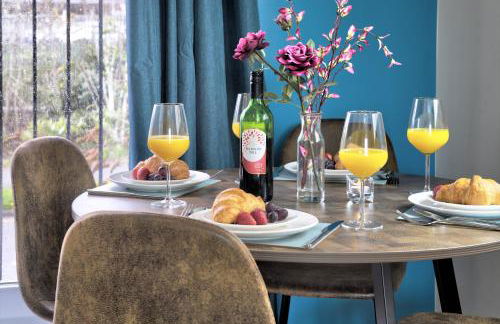 Modern Comfort, 2BR, Ensuite, Parking - Foto 9