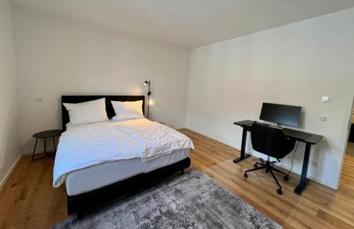 Workplace Apt/27inch Screen for 2 or 4/Kitchen - Foto 10