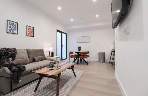 Unit 1 Stylish Studio with King Bed and Sofa Bed - Foto 10