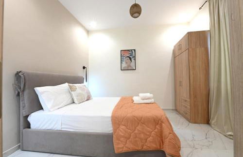 Modh Patras City Centre - Modern Design Oasis - Photo 9