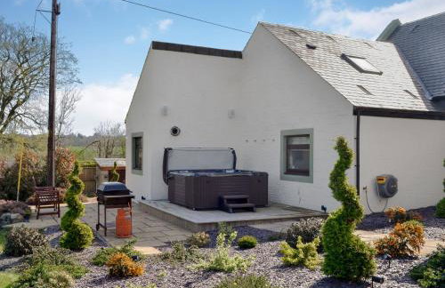 Hillend Farm House - Photo 1