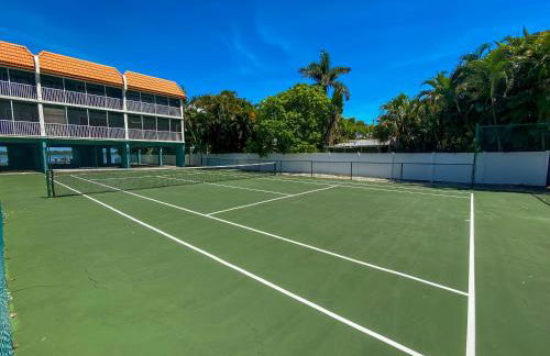 Perfect Beach Getaway with Bay Views & Boat Dock & Trailer Parking - Foto 20