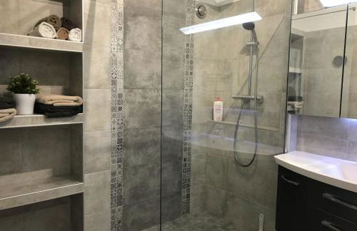 BedinReims luxe wonderful calm in city center, ideal for 2 adults and 3 children free parking - Foto 18