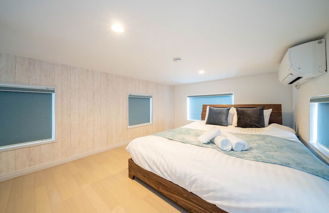 THE LUNA LOUNGE - Photo 14