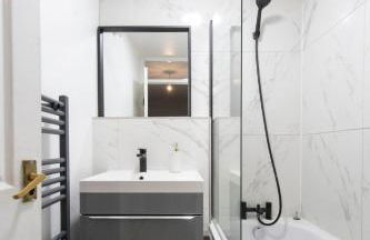 Lovely 2-bed 20 mins to central London - Foto 24