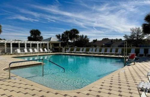 Spacious Golf Retreat-2 King Beds-Golf Cart- Full Kitchen & TVs in Every Room - Foto 4