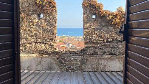 Intera casa in centro storico a 800mt dal mare - Photo 1