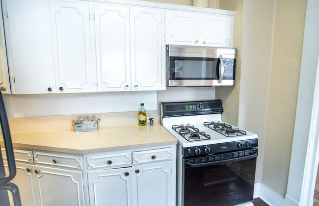 Cozy 2br/1ba Near Downtown Sleeps 8 - Foto 12