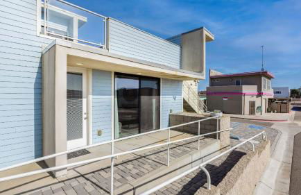 Oceanfront 2BR Rooftop Deck Beach Access Strand Way B - Photo 27