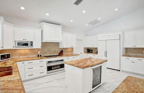 Villa Sunset - Stunning Villa at Deerfield Beach - Photo 8