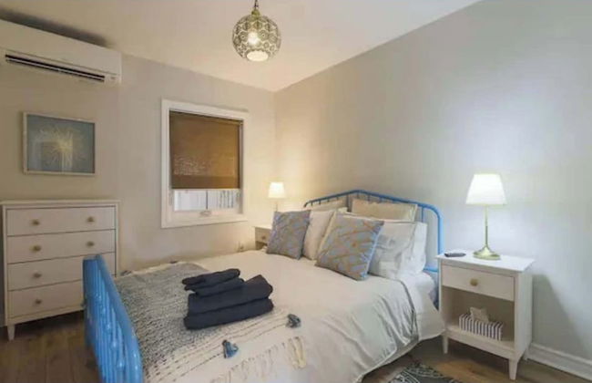 Casa Queen East - Modern 2BR Suite - Photo 3