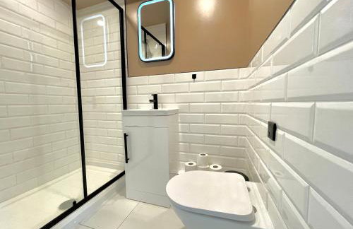 A4 HighTown Studio Apartment, Steps from Luton Train Station - Foto 13