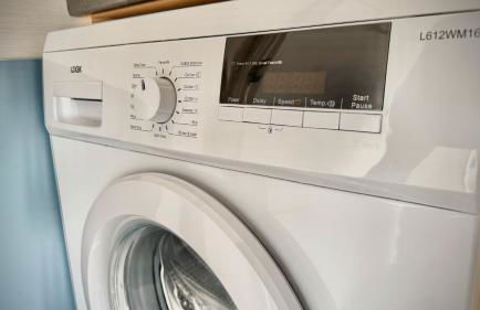 Marton Mere - 3 Bedroom Caravan- by Holiday Homes - Photo 14