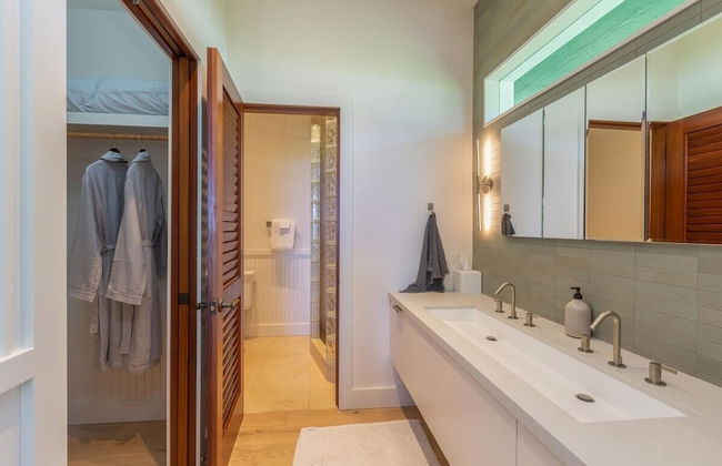 Camp Alealea 1 3 Bedroom Home by RedAwning - Photo 26