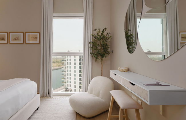 Maison Privee - Charming Retreat w/ Panoramic Views on Yas Island - Photo 16