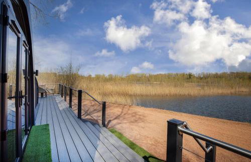 Stonelake Lodges - Willow Walk luxury lakeside lodge with hot tub - Foto 3