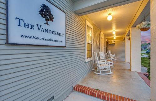 The Vanderbilt Mansion Apt 8 Near Downtown & TWU - Foto 12