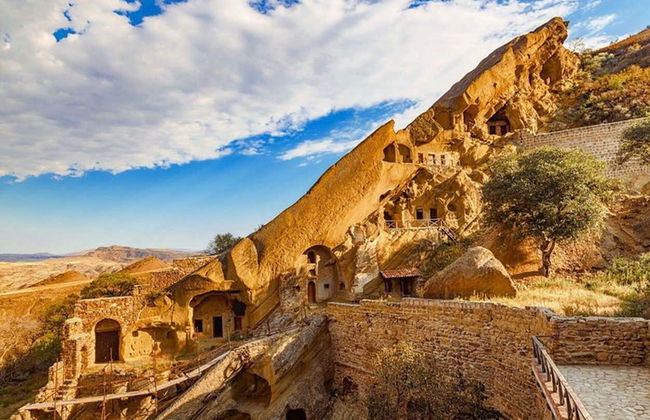 Balade privée en 4x4 au monastère David Gareja et dans les montagnes de l’Arc en ciel - Photo 1
