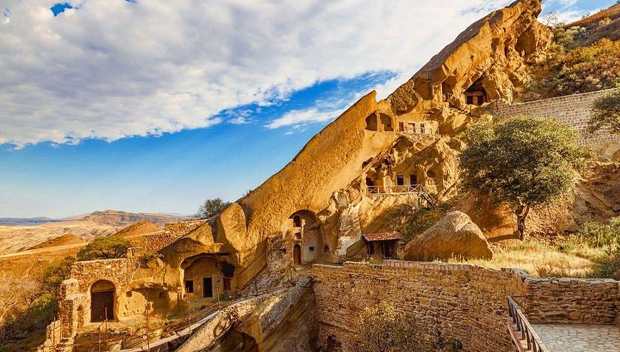 David Gareja Monastery & Rainbow Mountains Private Tour - Foto 1