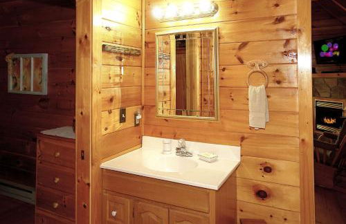 A Bit of Heaven - 2 Bedrooms, 2 Baths, Sleeps 8 Cabin by RedAwning - Photo 18