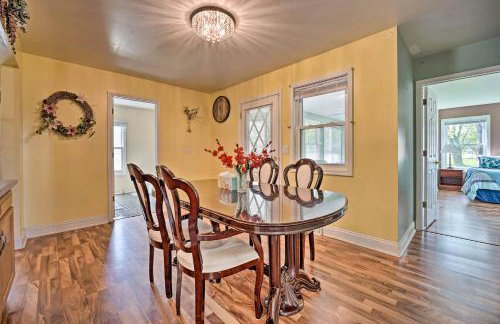 3 Mi to Lake Michigan Access Sawyer Home with Patio - Foto 5