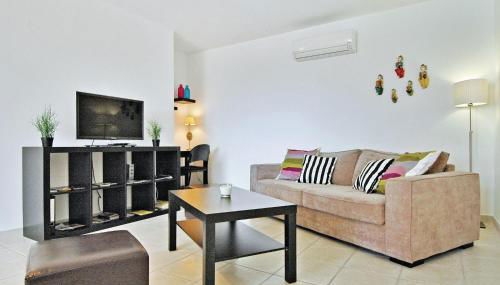 Amazing Home In Laudun-L'ardoise - Foto 2