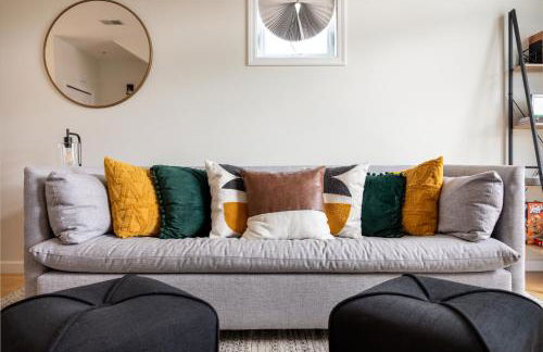 Midtown Modern - urban condo walkable to bars and beach - Foto 24