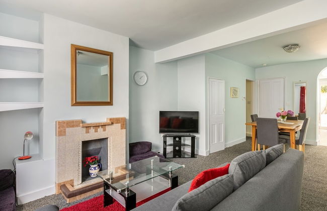 2 b&b 40 Percent off Weekly Half Price Monthly - Photo 8