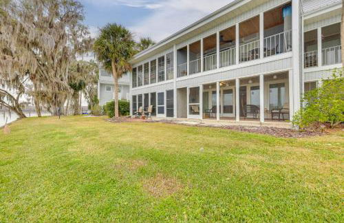 River-View Condo with Boat Slip in Welaka! - Foto 17