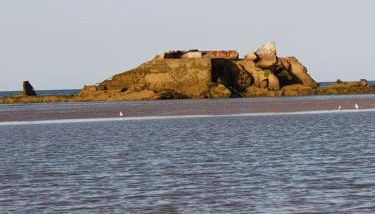 Appartement F1 mansardé à 100m de la plage, proche de Arromanches et des plages du Débarquement - Photo 2