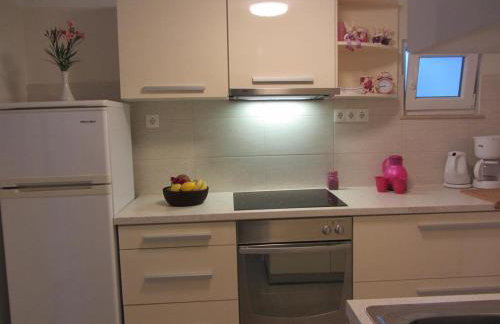 Holiday Home Lujo - Photo 27