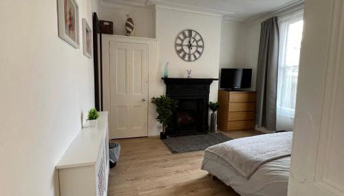 2 Bedroom flat 10 min walk to tube - Foto 4