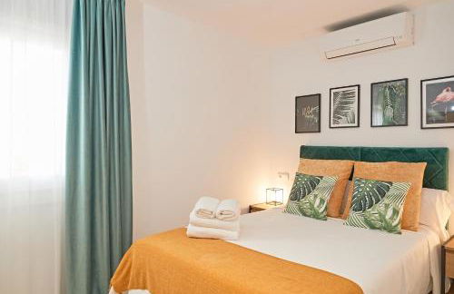 Charming Patio Villa With Private Pool - 6BR - In The Heart of Playa den Bossa - Walk To Ushuaïa, Hi & The Beach! - Photo 11