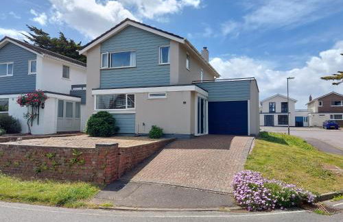 Spacious 3 bed holiday home, New Forest, Milford-on-Sea, close to beach - Photo 1