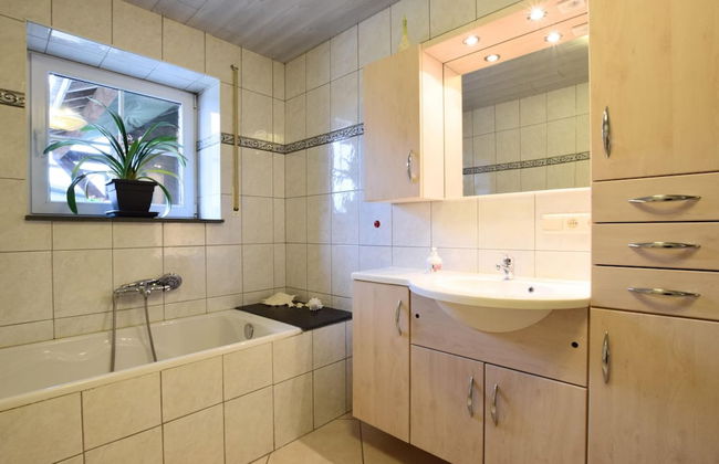 Cottage in Former Farmhouse in Tillet - Photo 13