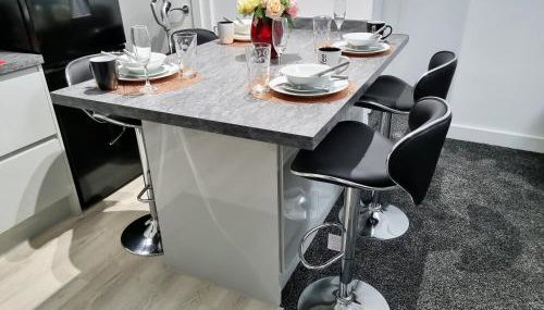 *11BR* Setup for your most amazing relaxed stay + Free Parking + Free Fast WiFi * - Foto 3