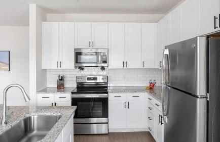 Landing Amazing 3BD Pool Yoga Studio - Photo 9