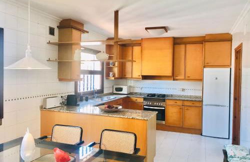 Casa mediterránea con gran jardín y piscina a 500 m de la playa - Foto 12