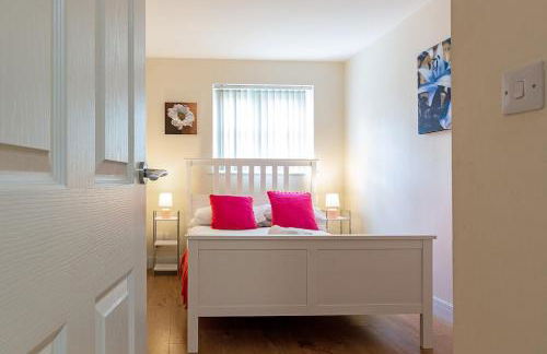 2 bedroom Large Town Centre Apartment FREE Parking - Foto 2