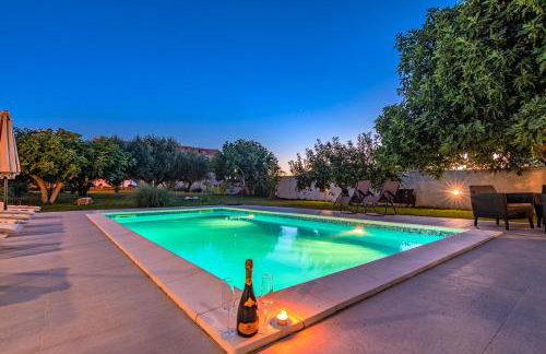 Villa Kutija with heated pool - Foto 36