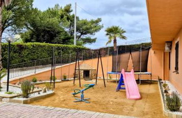 Villa Gioiosa Vacation in Sicily a child friendly villa with private fenced pool & hydro-massage - Foto 6