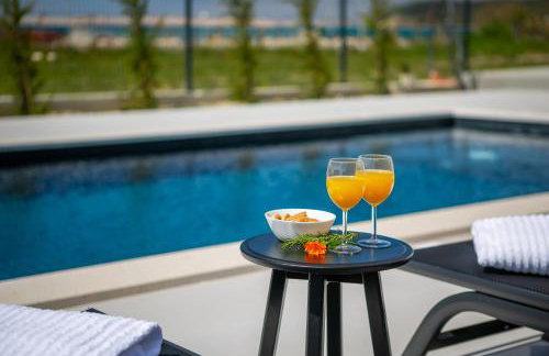 Villa Sunset Bay - amazing view and large heated pool - Foto 25