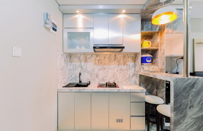 Homey And Minimalist 1Br Royal Sentul Park Apartment - Photo 5