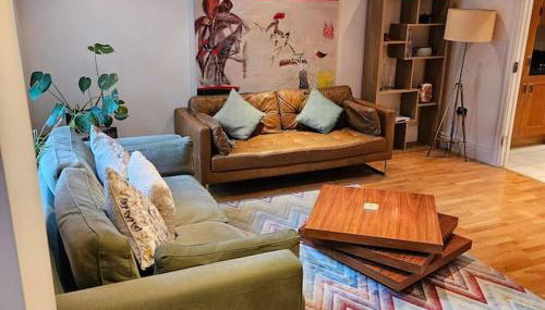 Charming Two Bedroom apartment with Balcony - Photo 5