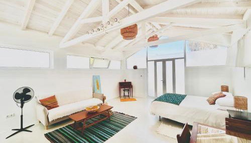 Barn Cottage at Yoga Farm with Natural Swimming Pool near Beach - Foto 2