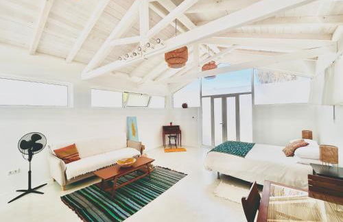 Barn Cottage at Yoga Farm with Natural Swimming Pool near Beach - Foto 2