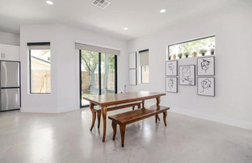 New Modern 3BR 2.5BA North Loop, Cowboy Pool and Patio by Austin Vacay - Foto 3