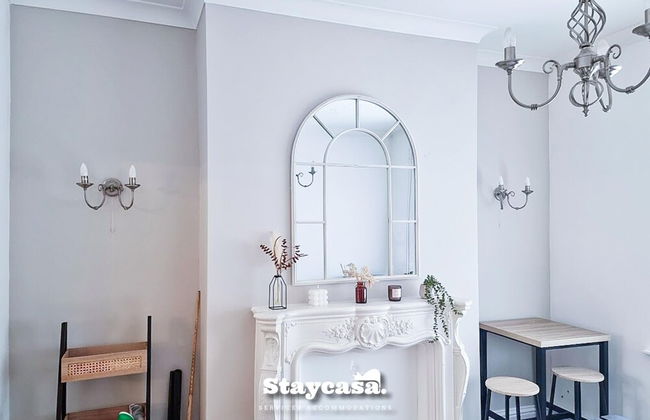 White Cozy House With Pool Table Game Room - Photo 34