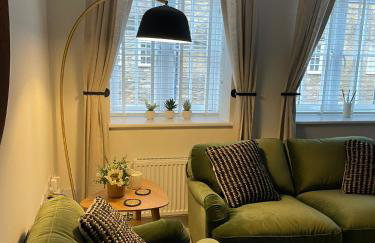 Luxury Lechlade cottage - Character and charm - Photo 14